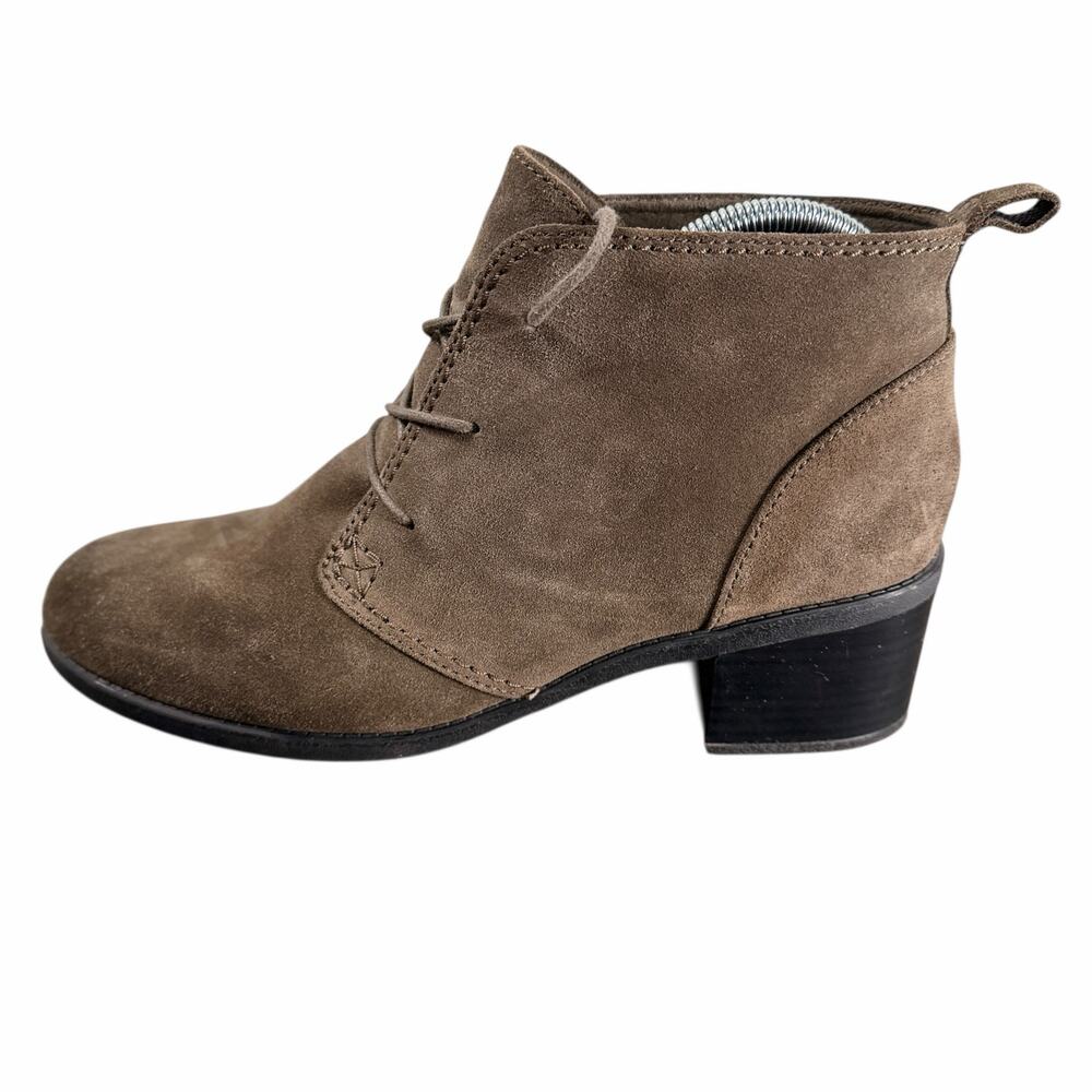 Clarks Nevella Harper Taupe Brown Suede Lace Up Ankle Booties Boots Size 10W